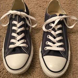 Navy converse low tops